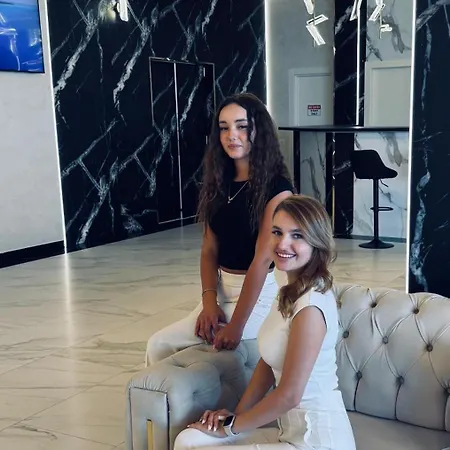 Alexandra Hotel 4*